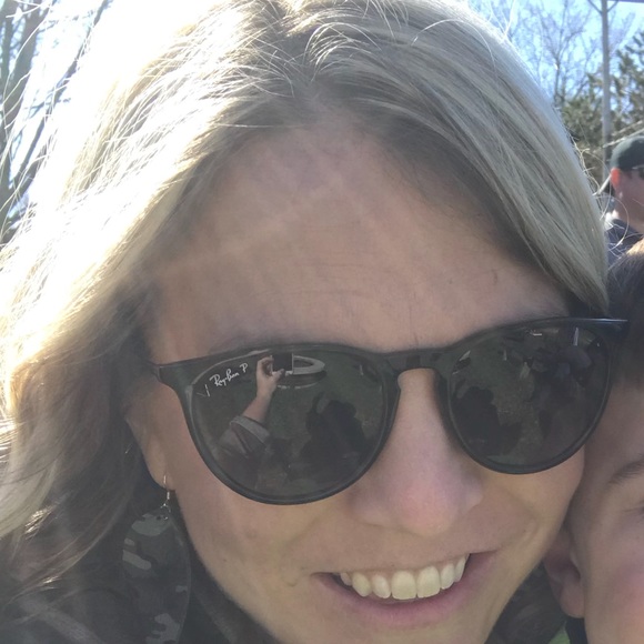 Meet your Posher, Katie - Picture 1 of 1